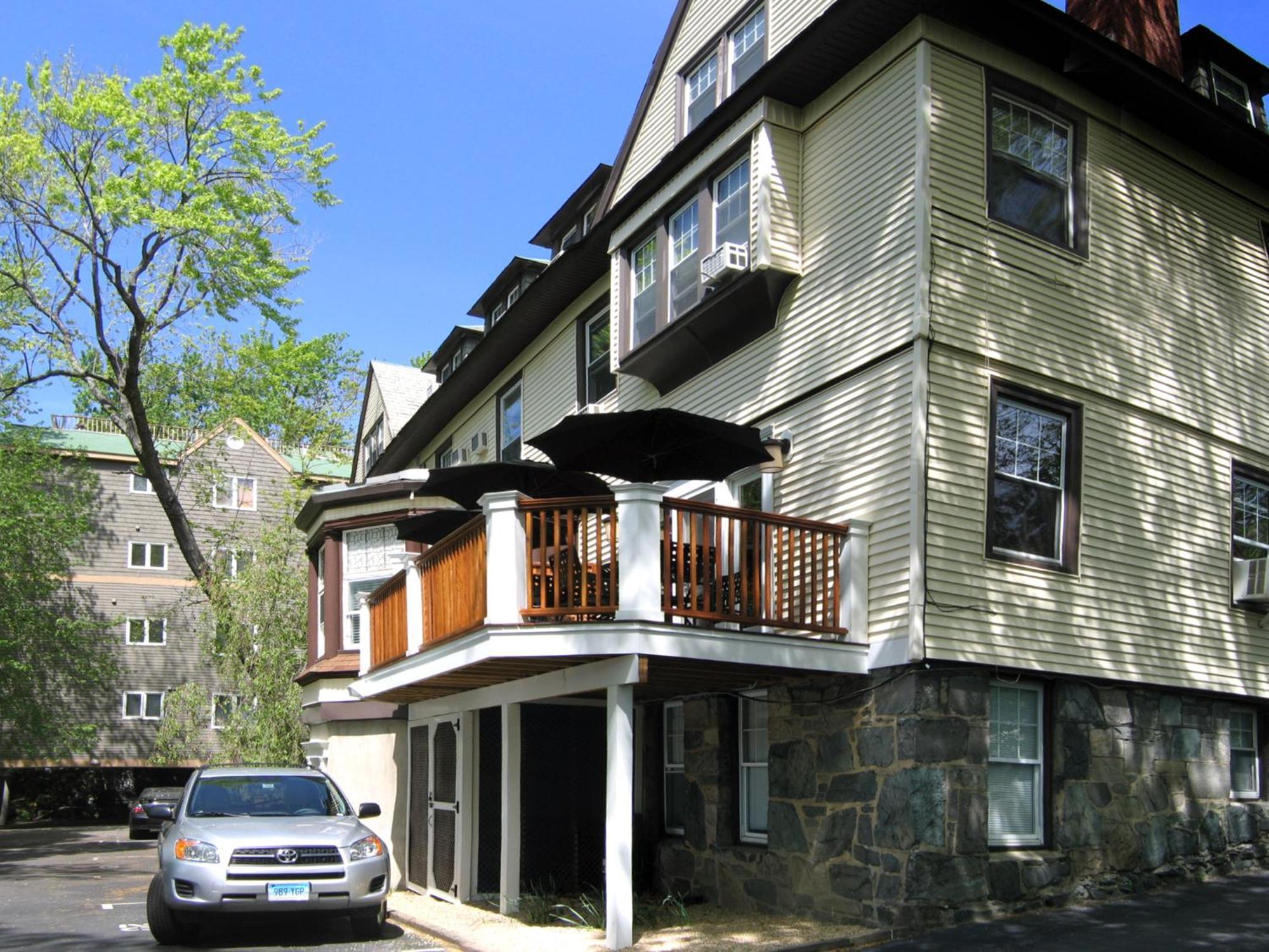 Longwood Inn Brookline Exterior photo